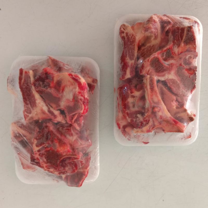 

Iga Gondrong Lokal 500gr Daging Sapi Lokal Frozen Ready