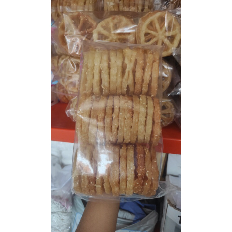 

Kue kembang goyang