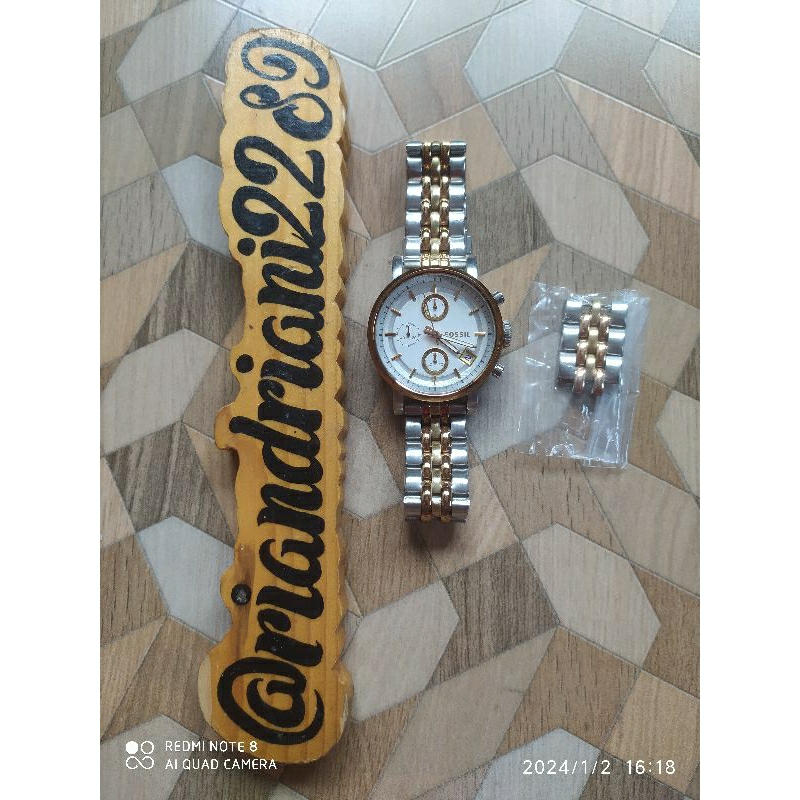 Jam Fossil Boyfriend