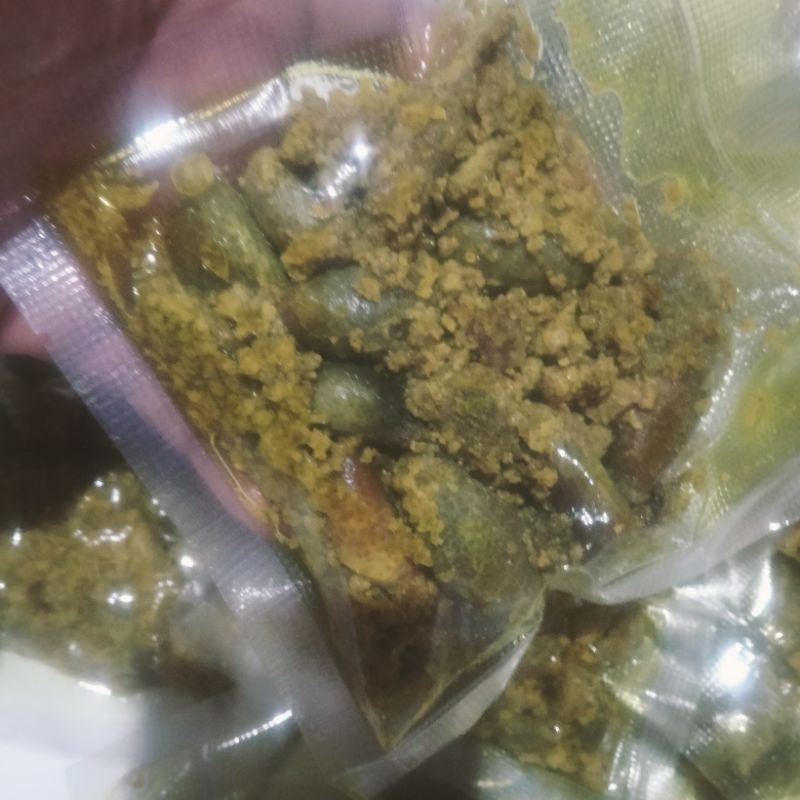 

telur ikan lele goreng, 100 gram.Sangat lezat banget