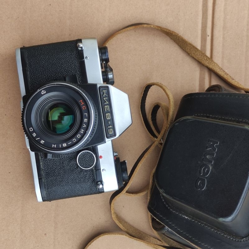 analog kiev 19 lensa mc helios 81 H 50mm f2 case leather ori mounting nikon