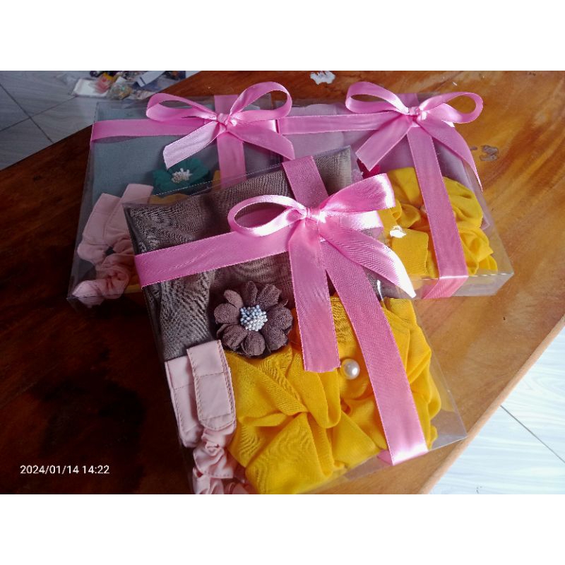 

Hampers / BINGKISAN / KADO