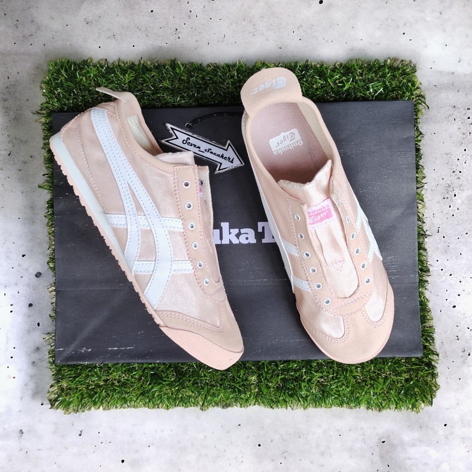 Sepatu Slip On Wanita Peach White Bahan Kanvas Tanpa Tali