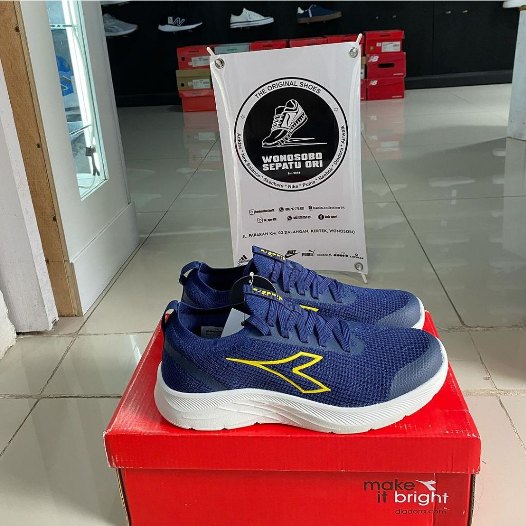 DiadoraFinley - Navy (Men)(Running)  Kode Artikel: DIAX22F1202N