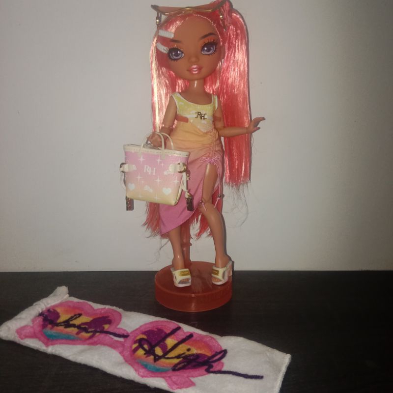 Rainbow High simone Summers doll