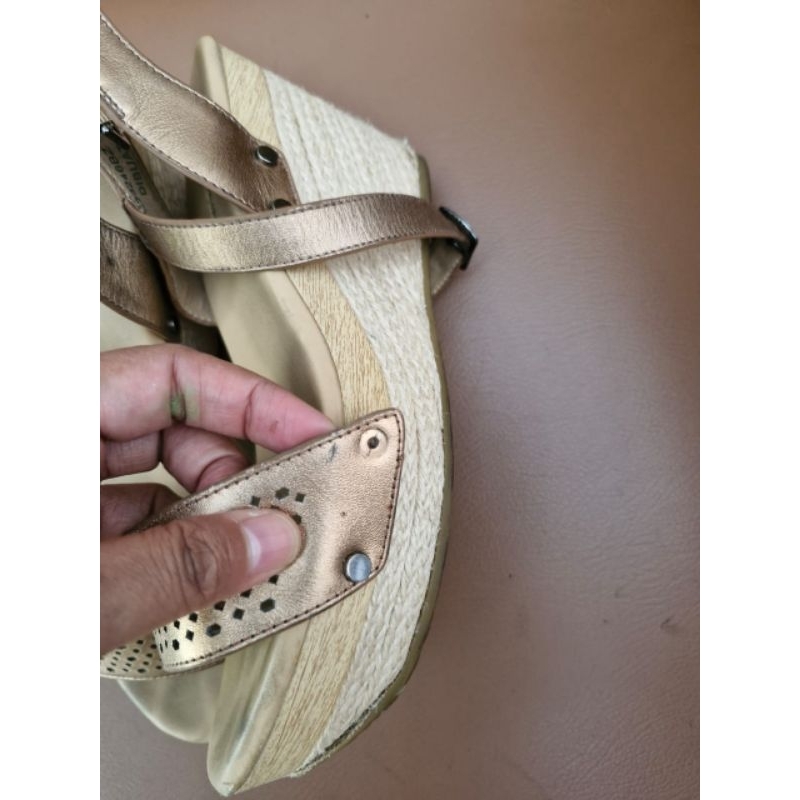 Sepatu Wedges wanita merk Obermain preloved