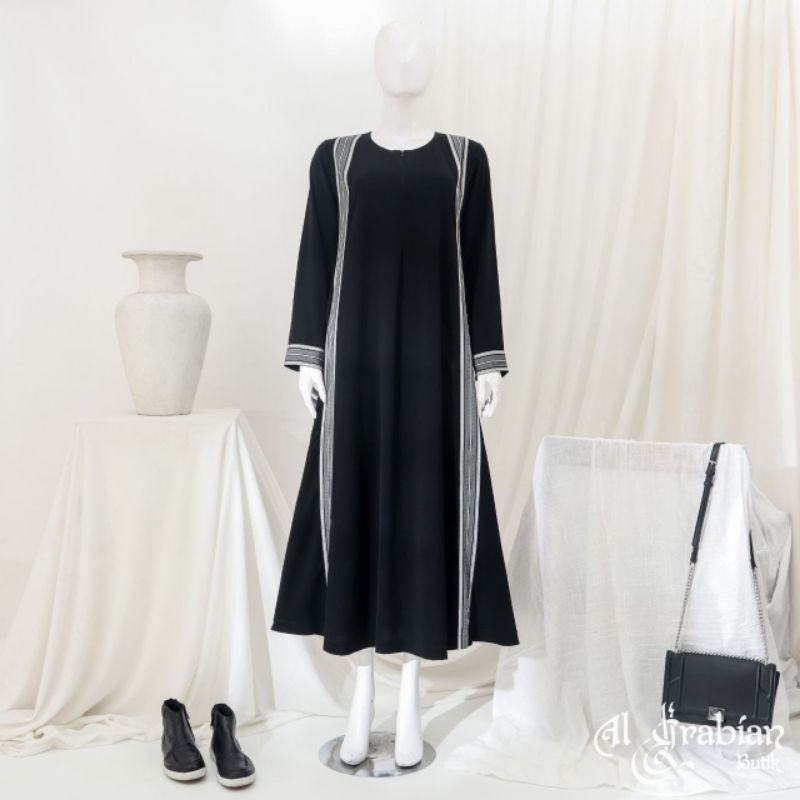 ABAYA WOVEN PATTERN JETBLACK ARABIAN - ABAYA JETBLACK ARABIAN - ABAYA AL ARABIAN