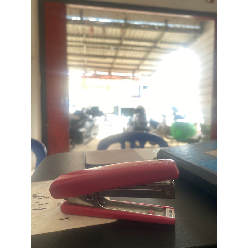 

staples kecil