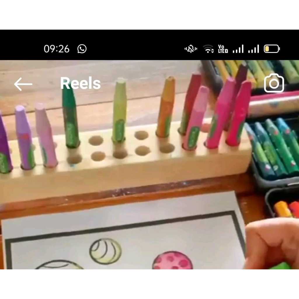 

Setand crayon kayu model minimalis