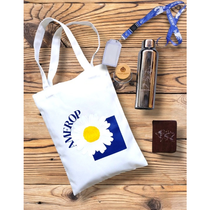 

Souvenir Kementerian Luar Negeri Cinderamata Instansi Pemerintah dan Swasta