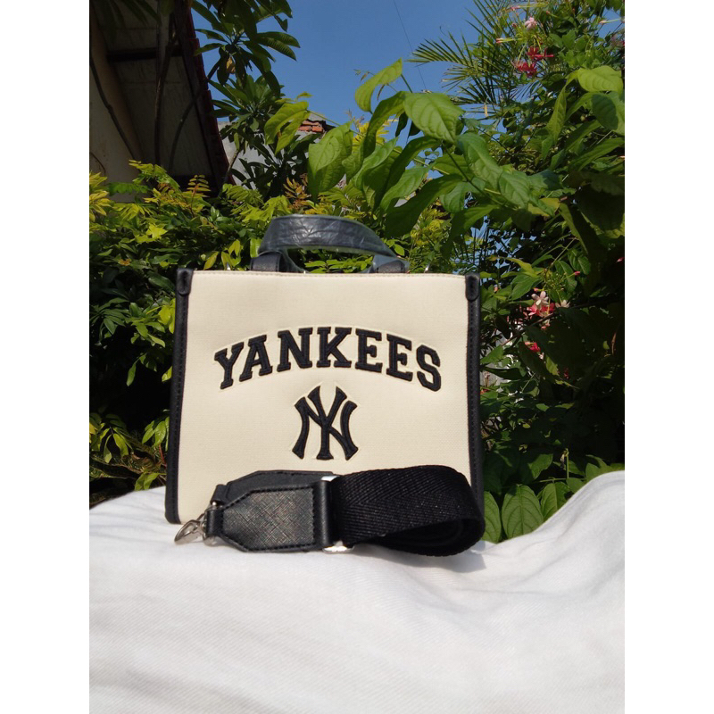 MLB YANKEES SLING BAG PREMIUM / TAS MLB YANKEES