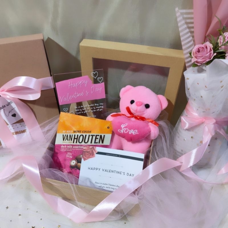 

Valentine hampers / valentine giftbox / kado valentine / boneka buket mini akrilik foto / hamper murah