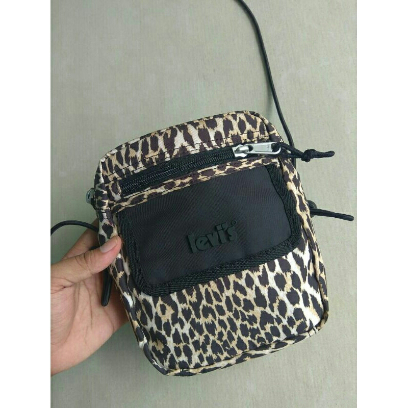 preloved leopard lanyard bag
