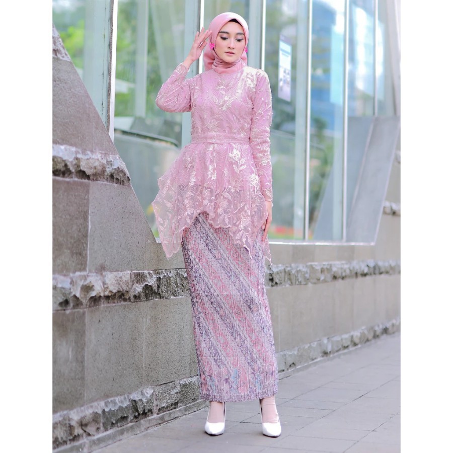 Setelan Kebaya modern Kebaya Cumi Payet Tille Kebaya Wisuda Modern - Dusty Pink