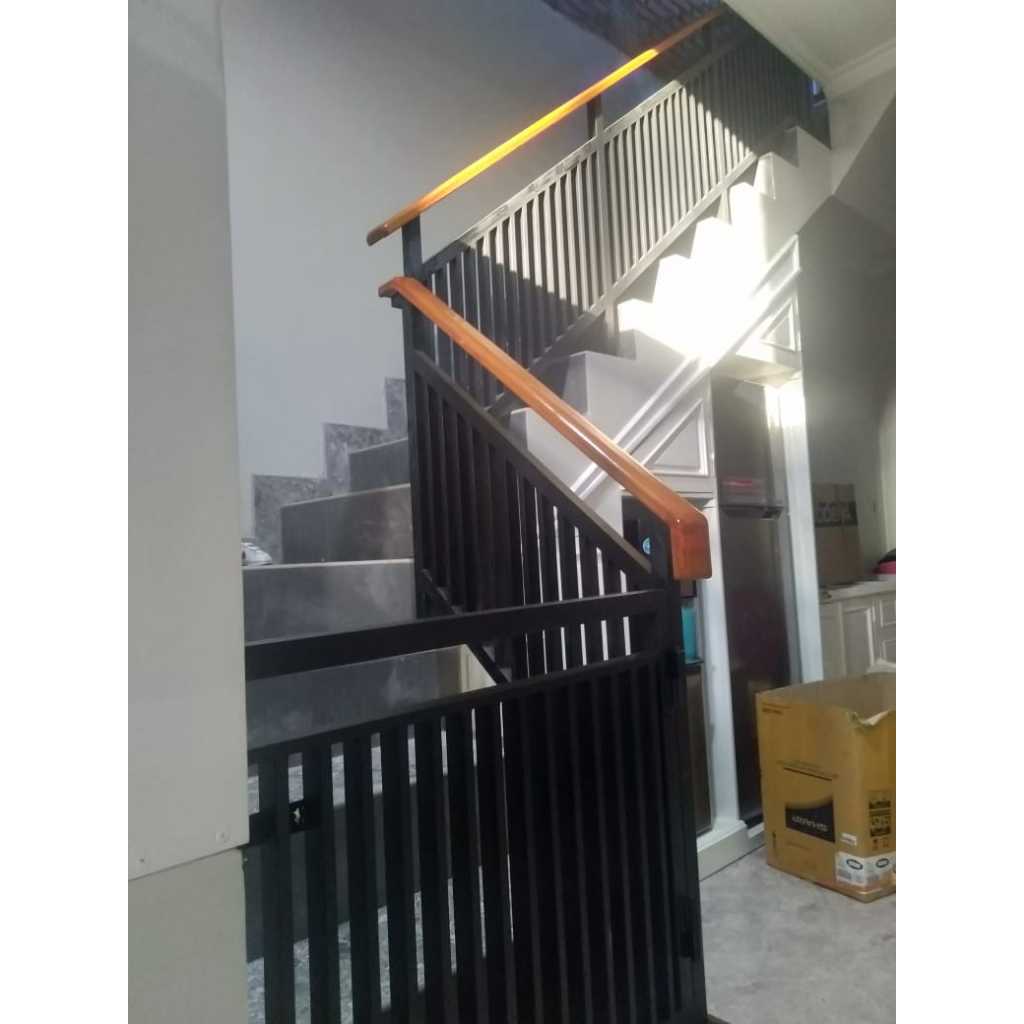 Railing minimalis handrail conwood / railing pengaman tangga