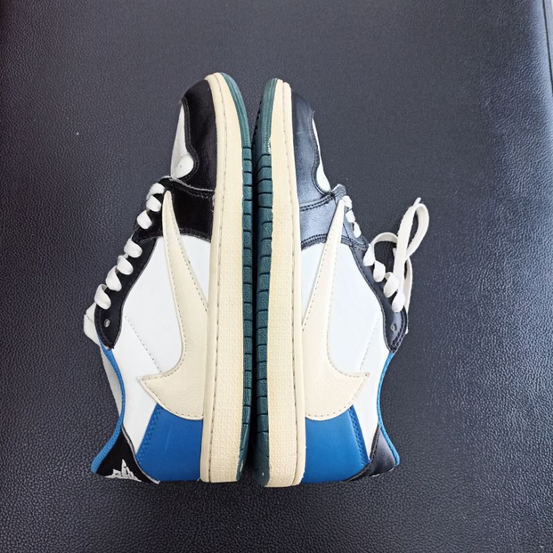 NIKE AIR JORDAN TRAVIS SCOTT LOW