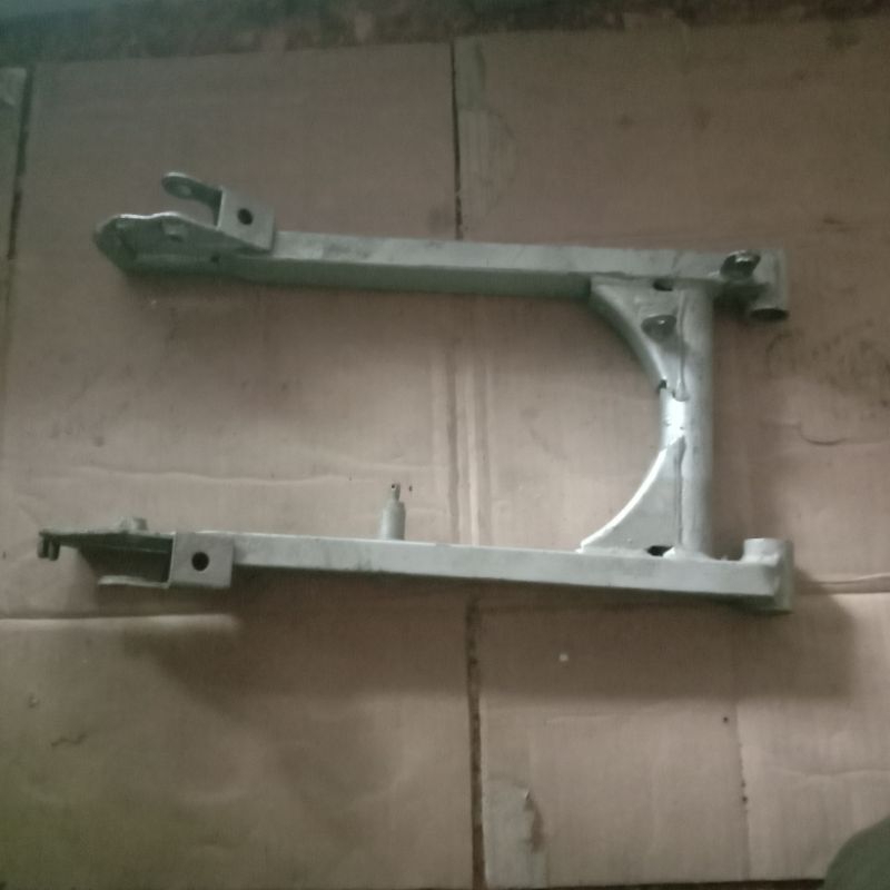 Swing arm Vega r new silver