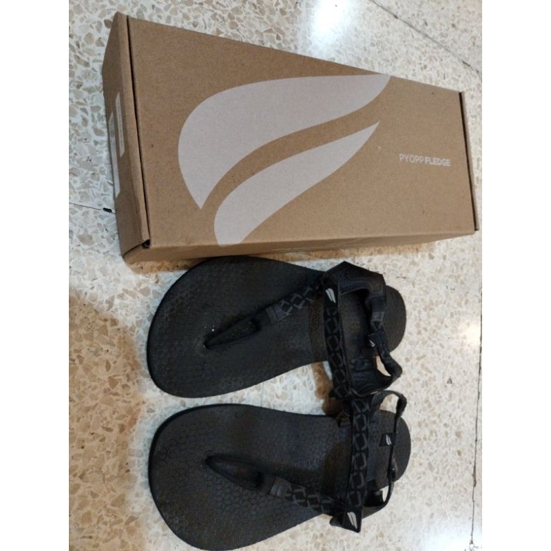 pyopp fledge tapak barefoot preloved size 39