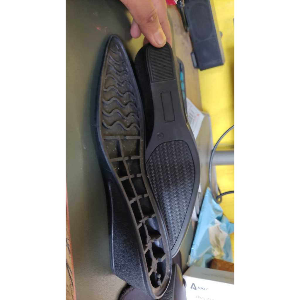 sol mercy sepatu wanita ujung lancip wedges rata