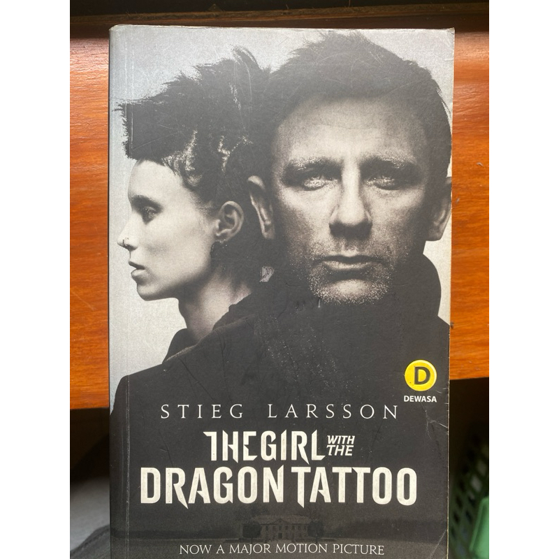 THE GIRL WITH THE DRAGON TATTOO VOLUME 1 - STIEG LARSSON