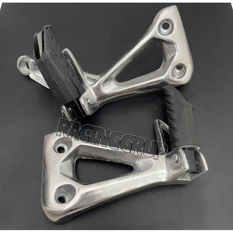 MANDALIKA_MOTOR Footstep Pijakan Kaki Belakang Revo Power Postep Revo Plus Karet