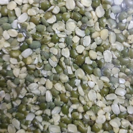 

GREEN GRAM SPLIT REPACKING 500G / Kacang HIjau Pecah
