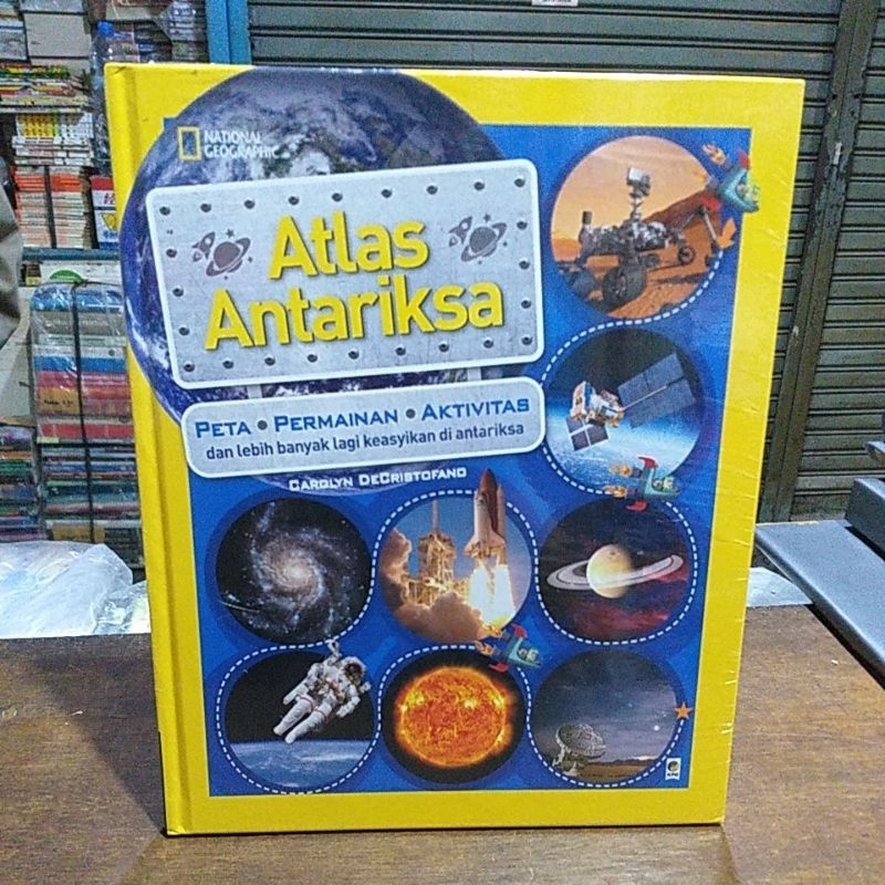 ATLAS ANTARIKSA PETA PERMAINAN AKTIVITAS NATIONAL GEOGRAPHIC CAROLYN DECRISTOFANO
