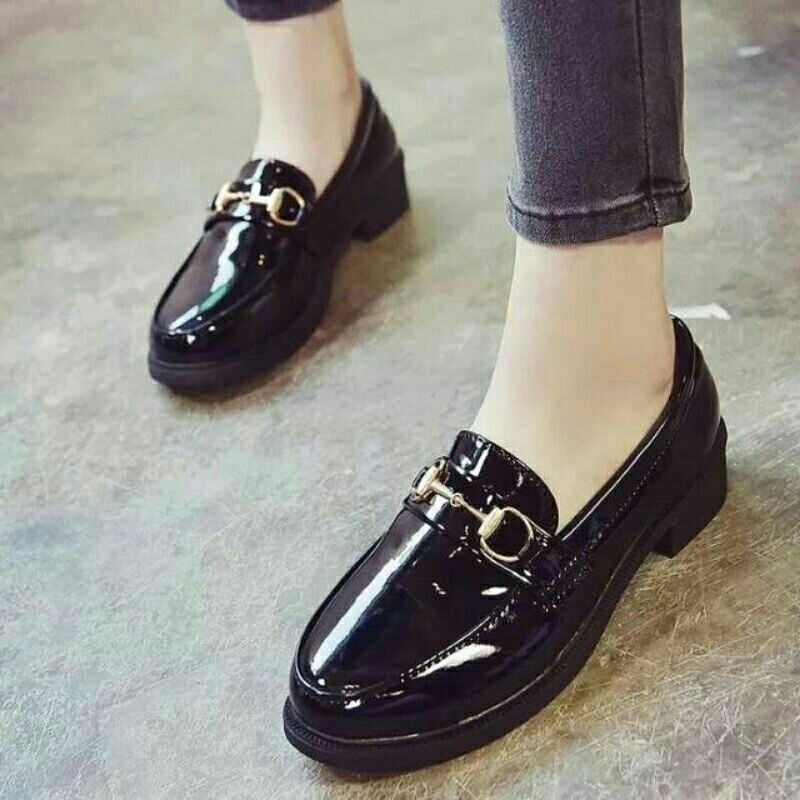 Puree - Sepatu Pantofel Wanita Hitam Gaya Korea