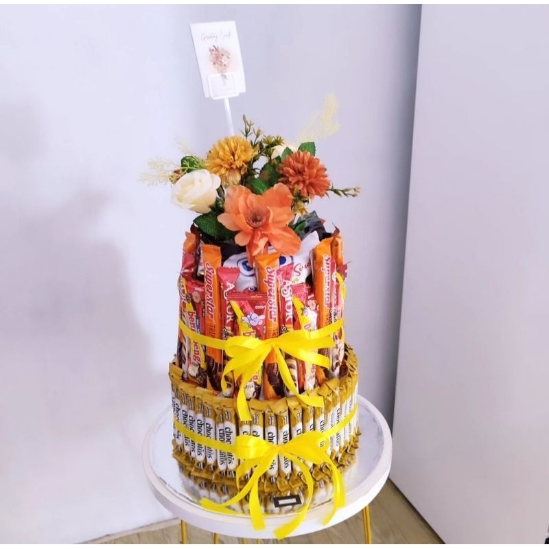 

Snack Tower / Cake Snack/ Kado Sempro/ Kado Ulangtahun/ Jajan Bentuk Roti/ Kado / Gift Ultah/Kado Engagement/ Kado Wisuda