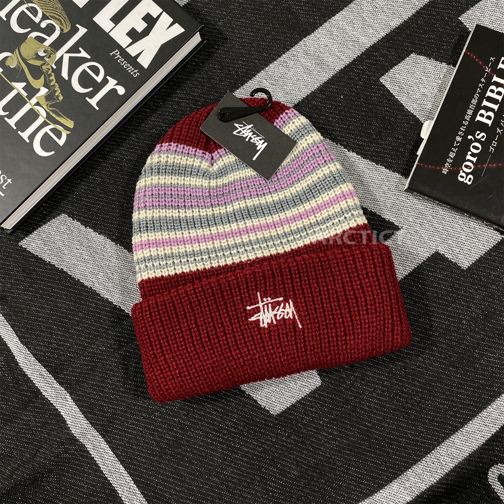 STUSSY STRIPED CUFF BEANIE HAT - RED | KUPLUK STUSSY