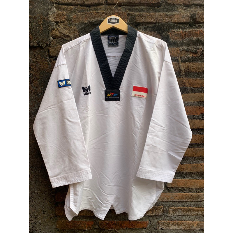 Dobok Taekwondo Moks fighter kerah hitam