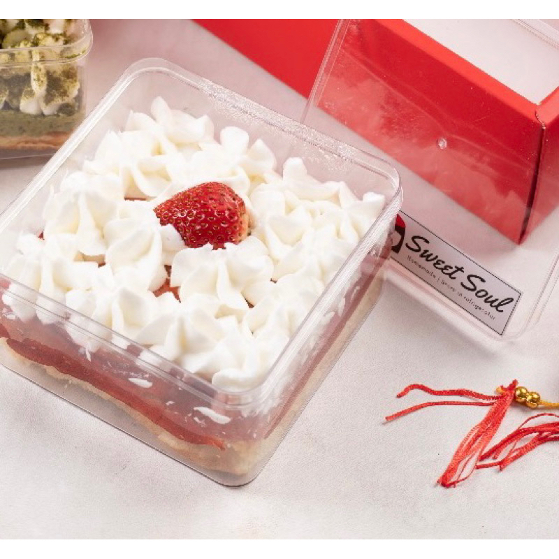 

strawberry cake box