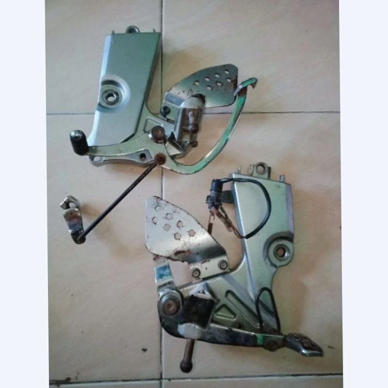 Footstep Depan 1set Yamaha Byson Karbu / Original Copotan