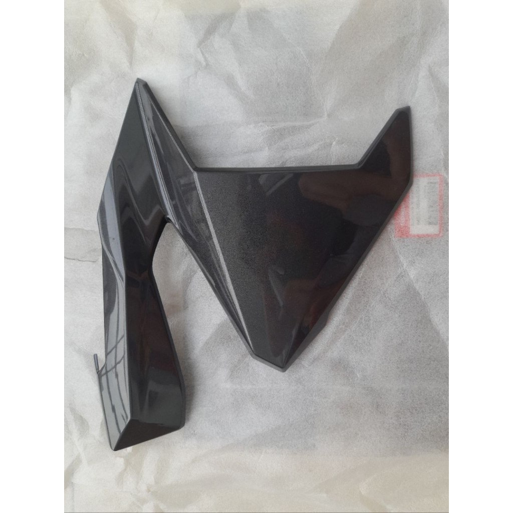 Cover Depan Kanan Honda Vario 125 150 eSP (Original) 64501-K59-A10AFB