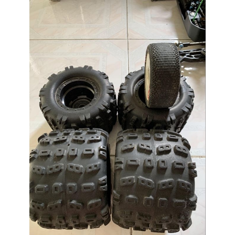 ban rc monster truck 1:8