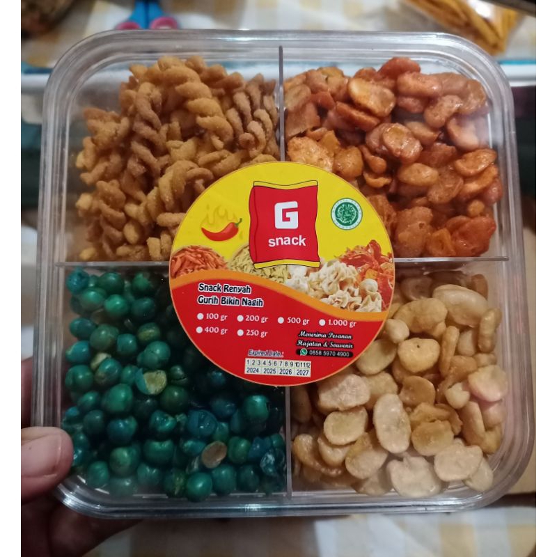 

Paket kacang 4in1 toples sekat - kacang koro - HAMPERS lebaran