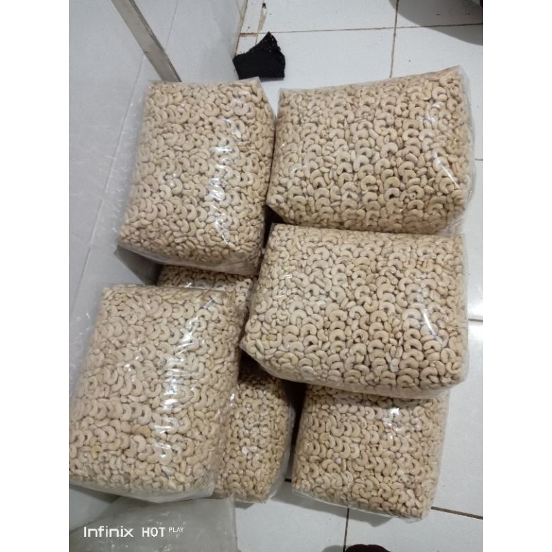 

Kacang Mede utuh Sulawesi