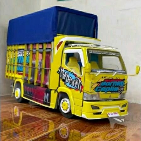 PROMO MURAH MINIATUR TRUK OLENG  TERPAL KOTAK BONUS TERPAL SEGITIGA FULL VARIASI BONUS TERPAL TERLAR