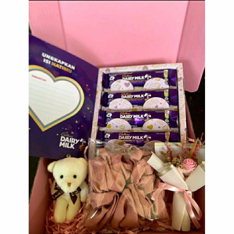 

[EDISI VALENTINE] Hampers kado gift valentine untuk pacar box kado coklat