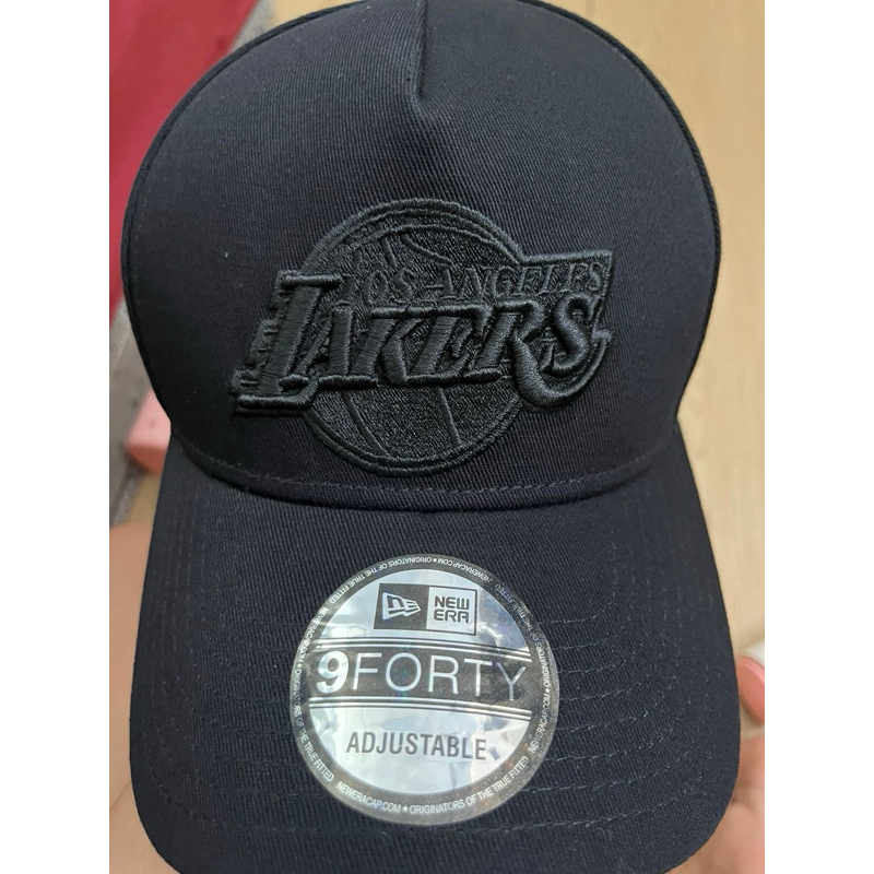 topi new era lakers