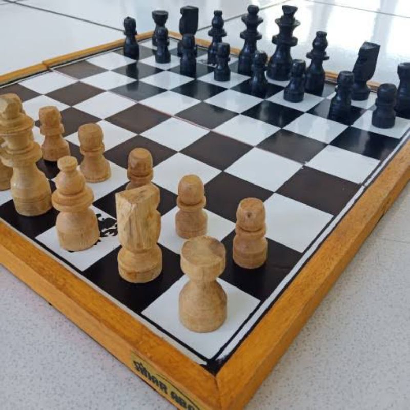 WOODEN CHESS SET CATUR KAYU PAPAN DAN PION BAHAN KAYU UKURAN BESAR SEDANG KECIL