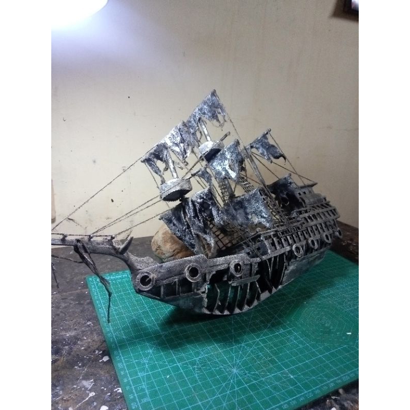 Dekorasi Aquarium Kapal Karam Bajak laut 60 cm