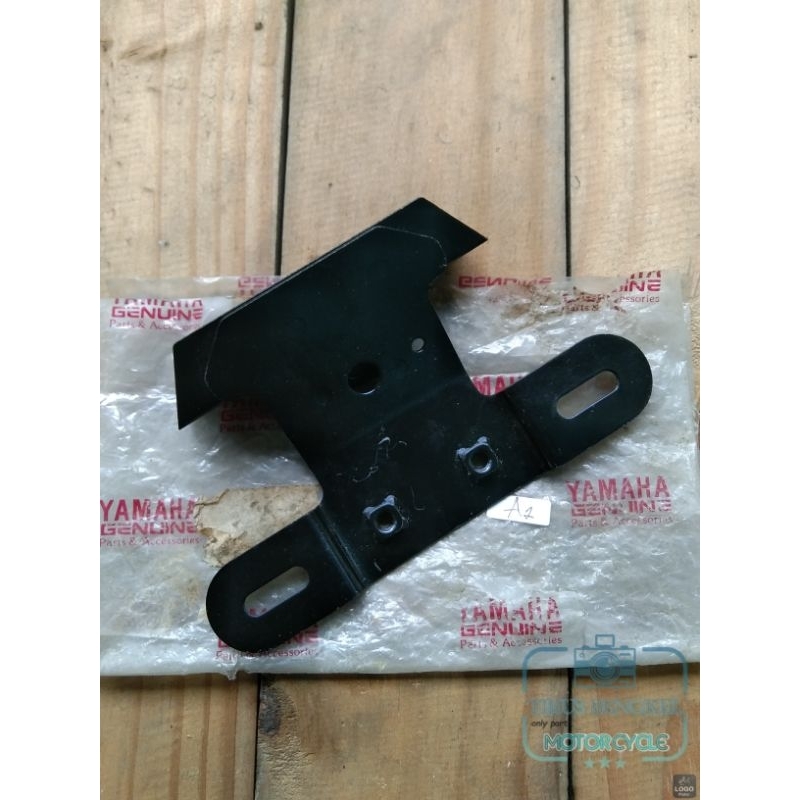 Dudukan Tatakan Plat Nomer Belakang Yamaha Force one Force1 F1Z Fiz F1ZR FiZR Original