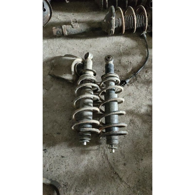 shokbreker belakang Civic wonder