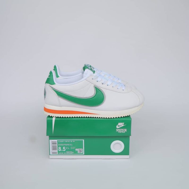 NIKE CORTEZ STRANGERTHINGS HAWKINS HIGH SCHOOL