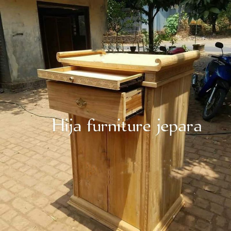 Meja altar Sembahyang