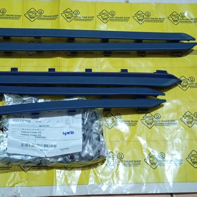 Karet Dek Bawah Vespa Matic Sprint Primavera Warna Biru Original Piaggio
