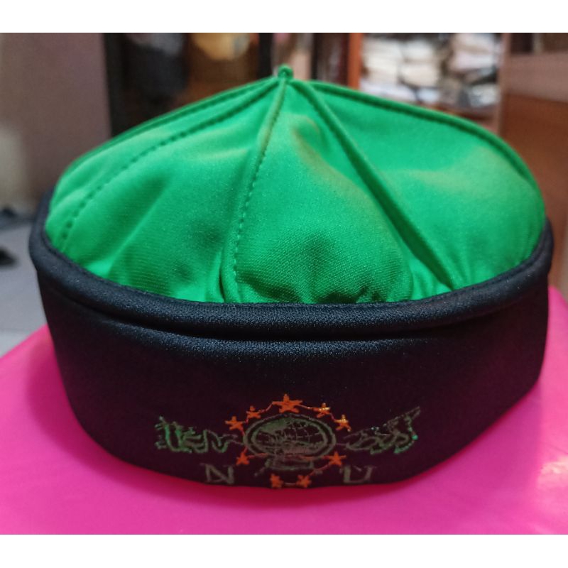 Peci kubah, kopeah kubah.
