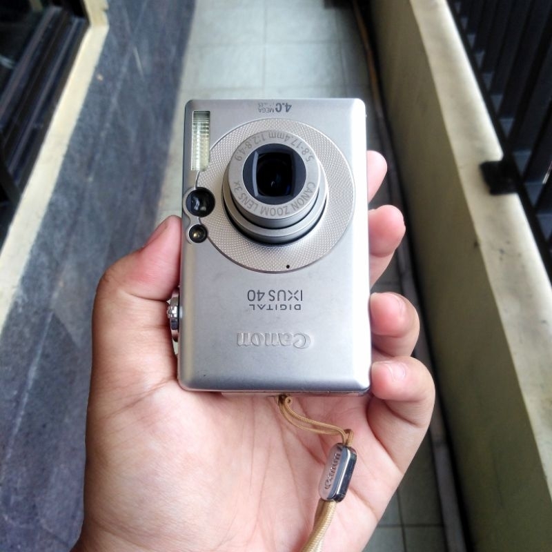 Camera Digital Camera Pocket Canon Ixus 40, Bekas Pemakaian, Berfungsi Normal, Full Perlengkapan