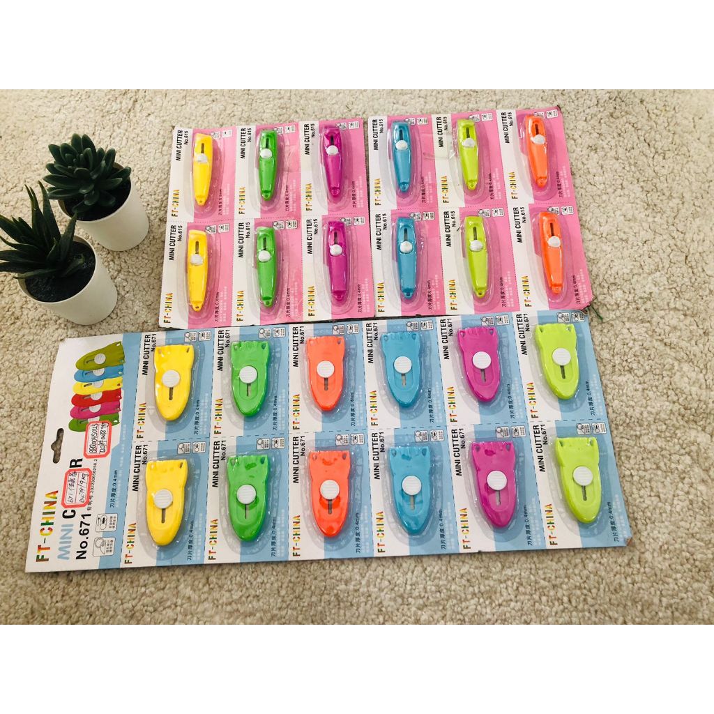 

Cutter Mini/ Pisau Ćutter Kecil Portable/ Pisau Silet Mini